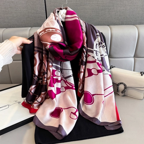 Chal Largo Elegante De Satén De Imitación Estampado Patrones De Cadenas Envoltura Ligera Versátil Para Mujeres Viaje