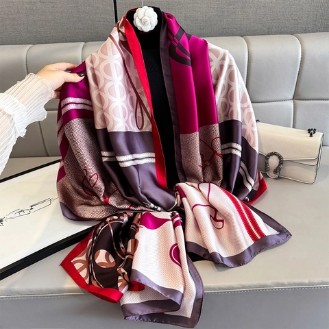 Chal Largo Elegante De Satén De Imitación Estampado Patrones De Cadenas Envoltura Ligera Versátil Para Mujeres Viaje