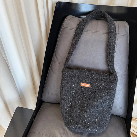 Damen Polyester Plüsch Eimertasche Schwarz Glitzernd Kunstfell Schultertasche Umhängetasche Winter Handtasche Magnetverschluss