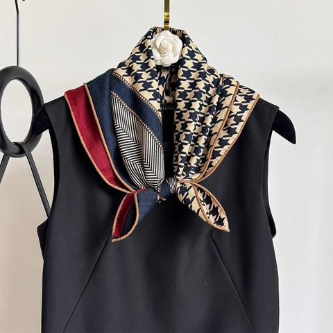 Foulard Quadrato In Misto Raso E Lana Patchwork Geometrico Pied De Poule Elegante Per Donna