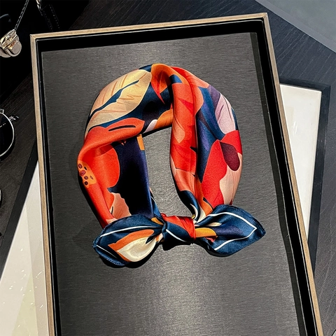 Foulard Quadrato In Pura Raso Di Gelso Con Stampa Floreale Elegante Vintage Sciarpa Da Collo Capelli Donna Accessorio Lusso