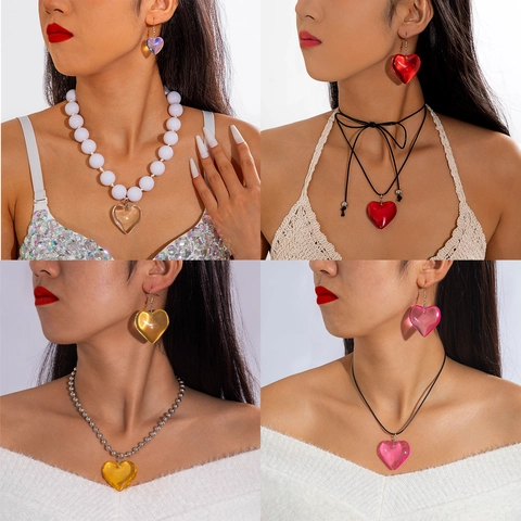 Collier avec Grand Pendentif en Cœur pour Femme Choker en Cordon Ciré avec Nœud Papillon Chaîne à Billes Métalliques Ensemble de Bijoux en Cœur de Résine