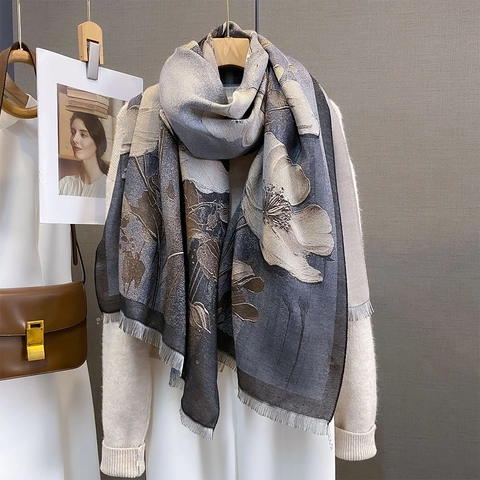 Vintage Floral Jacquard Imitation Cashmere Large Shawl Scarf For Women Warm Winter Wrap With Tassels Elegant Versatile Fashion Pashmina