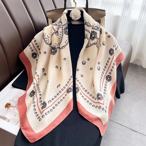 Elegante Vierkante Sjaal Met Bloemenprint Polyester Satijngevoel Contrastrand Retro Camelia Patroon Halshanddoek Voor Dames