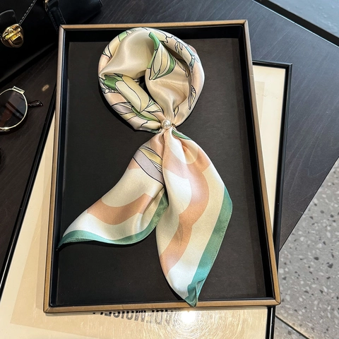 Elegant Pure Mulberry Satin Square Scarf Floral Print Magnolia Neckerchief Lightweight Head Scarf Hair Band For Women