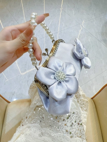 Sac à Main de Soirée en Satin avec Fleurs 3D pour Femmes Poignée en Künstliche Perles Cadre en Métal avec Strass Chaîne Amovible