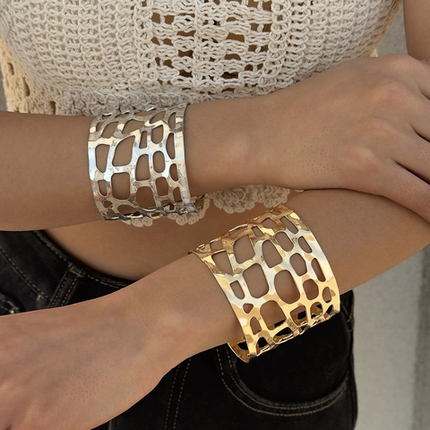 Alloy Hollow Cuff Bracelets Geometric Cat Octopus V Shape Rhinestone Open Bangle Armband Fashion Jewelry For Women