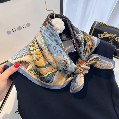 Sciarpa Quadrata In Raso Di Gelso Stampa Floreale Elegante Foulard Leggero Per Donna Ufficio Accessorio Chic