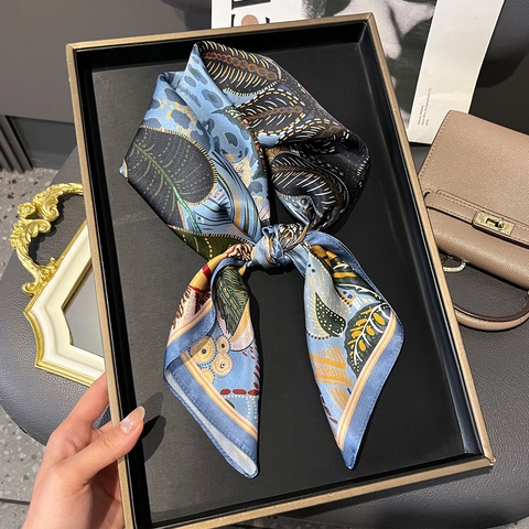 Sciarpa Quadrata In Raso Di Gelso Stampa Floreale Elegante Foulard Leggero Per Donna Ufficio Accessorio Chic