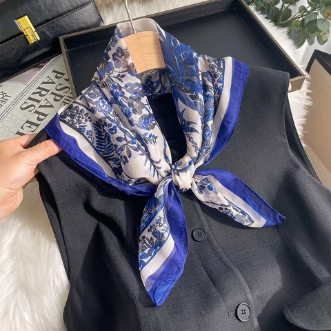 Women Elegant Satin Bandana Paisley Floral Print Square Scarf Lightweight Sun Protection Headwrap Fashion Neck Kerchief Versatile Accessory