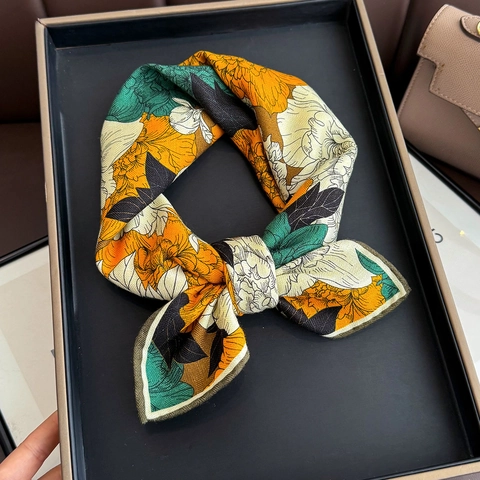 Foulard Quadrato da Donna con Stampa Floreale a Peonia in Misto Seta e Lana Elegante Bandana Decorativa Leggera per Ufficio