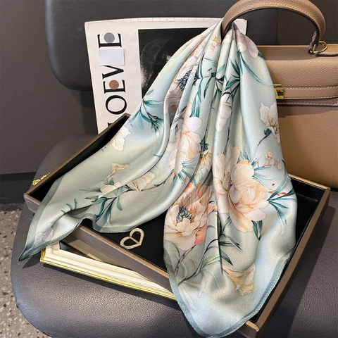 Foulard Quadrato In Raso Di Gelso Con Stampa Floreale Elegante Foulard Per Capelli E Collo Da Donna