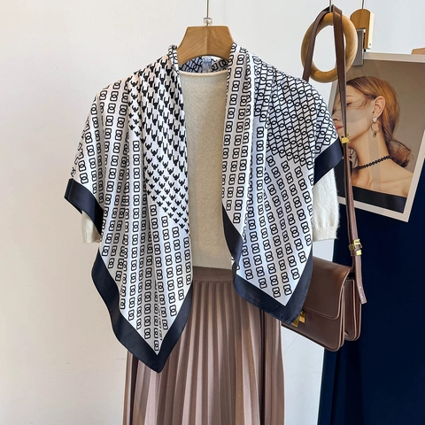 Elegant Square Scarf Satin Feel Polyester Houndstooth Geometric Chain Printed Scarf Shawl Versatile Accessories