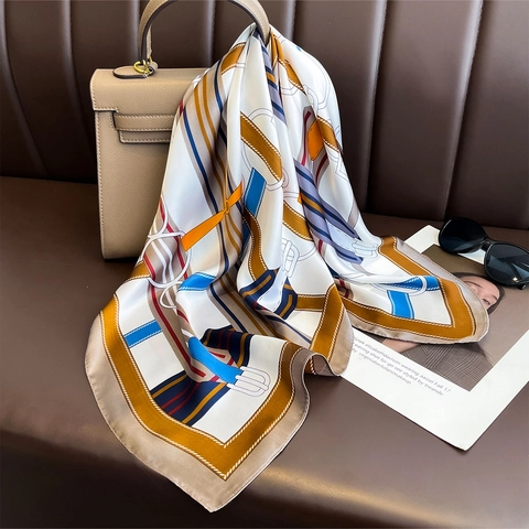Foulard Quadrato Elegante Da Donna In Raso Con Stampa Equestre Cintura Catena Accessorio Da Collo Professionale
