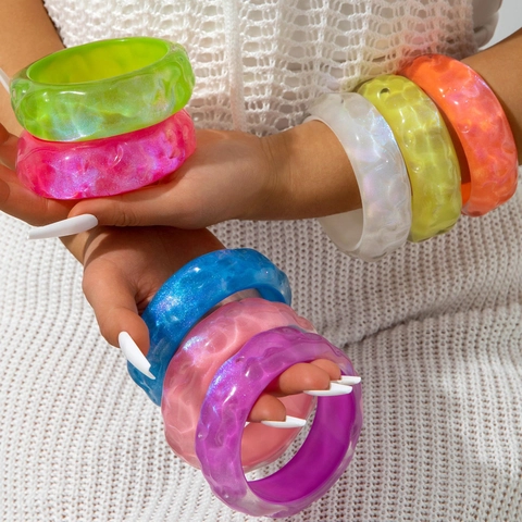 Brazalete De Resina Colorido Textura De Onda Martillada Irregular Brillo Resplandeciente Joyería De Acrílico Para Mujeres