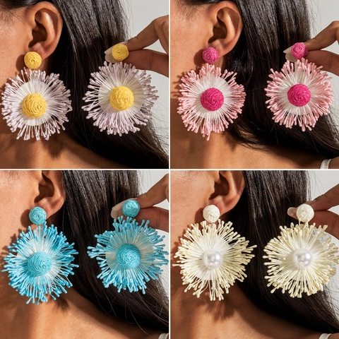 Bohemian Hand-woven Raffia Flower Drop Earrings Summer Beach Vacation Fashion Large Statement Floral Shell Jewelry For Women Gift