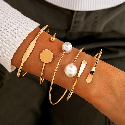 Mode Gold Armreifen Für Frauen Boho Stapelbar Offene Manschette Imitation Künstliche Perle Strass Minimalistischer Schmuck Kollektion