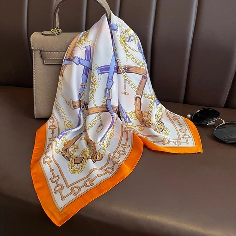 Eleganter Damen Viereckiger Schal Satin Polyester Satinnähnlich Bedruckter Reitsport Ketten Gürtel Muster Retro Halstuch
