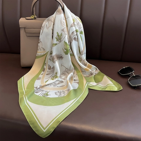 Elegante Sciarpa Quadrata Con Stampa Floreale Imitazione Raso Satin Di Poliestere Foulard Per Donna Accessorio Moda Decorativo Leggero