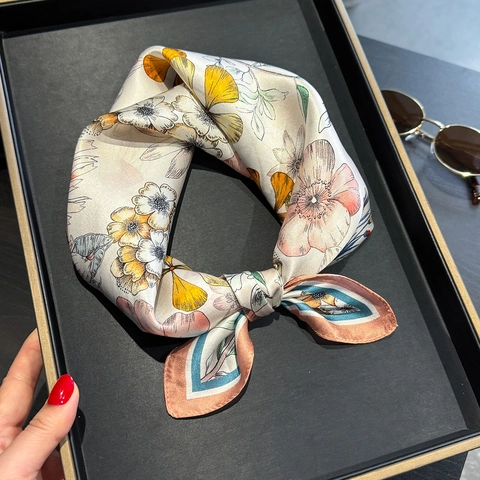 Elegante Pañuelo Cuadrado de Seda de Morera para Mujer Estampado Floral Vintage Pañuelo Pequeño para Cuello Cabeza Pelo Bandana