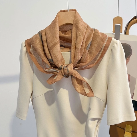Elegant Square Scarf Retro Chain Equestrian Print Polyester Satin Satin Feel Vintage Neck Hair Scarf For Women