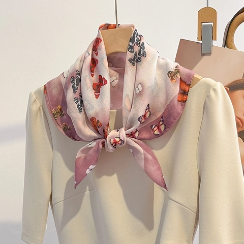 Vierkante Sjaal Met Vlinderprint Verloop Roze Paars Polyester Twill Elegante Lichtgewicht Modieuze Dames Sjaal