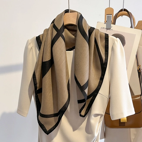 Foulard Quadrato Da Donna Con Stampa Geometrica Poliestere Effetto Raso Elegante Per Ufficio E Tempo Libero