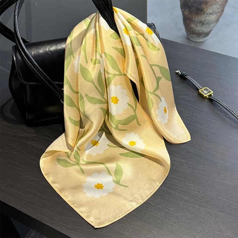 Women's 100% Mulberry Silk Square Scarf Elegant White Daisy Floral Print Lightweight Sun Protection Neck Scarf Luxury Gift