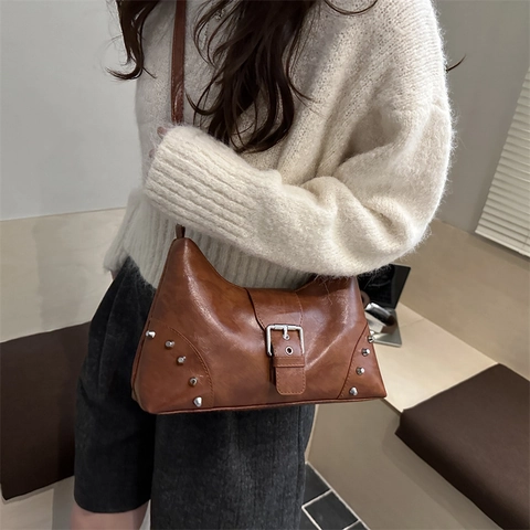 Borsa a Tracolla da Donna in Pelle PU Vintage Con Fibbia Argento Rivetti Borsa a Spalla Hobo Per Daily Street Fashion