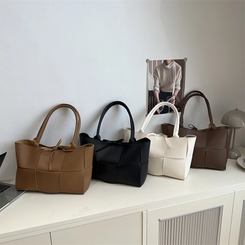 Gevlochten PU Leren Schoudertas Voor Dames Met Binnentas Retro Handtas Grote Capaciteit Casual Reistas Bucketbag