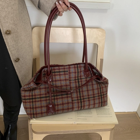 Vintage Woolen Plaid Tote Bag For Women Large Capacity Retro British Style Checkered Shoulder Bag Commuting Elegant Handbag