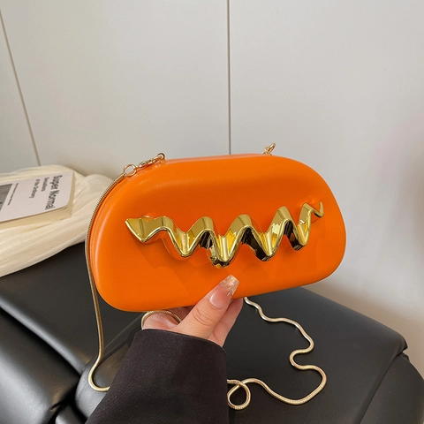 Sac Bandoulière Femme Cuir PU Mode Poignée Métallique Vague Pochette Sac De Soirée Avec Bandoulière Chaîne Dorée Minimaliste