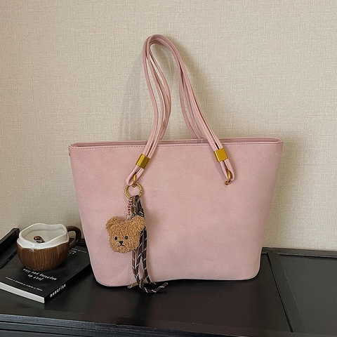 Sac Cabas Femme Rétro en Daim Mat Grande Capacité Minimaliste Mode Banlieue Sac à Épaule Avec Pendentif Ours Mignon Main