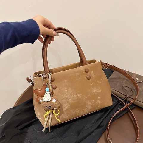 Vintage Matte PU Leather Bucket Bag For Women Large Capacity Crossbody Bag With Bear Charm Handheld Shoulder Bag