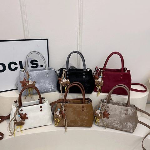Vintage Matte PU Leather Bucket Bag For Women Large Capacity Crossbody Bag With Bear Charm Handheld Shoulder Bag