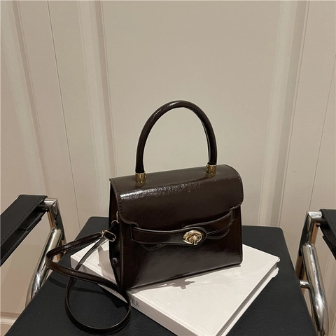 Vintage Women Crossbody Bag Glossy PU Leather Handbag With Turn-lock And Top Handle Simple Elegant Solid Color Daily