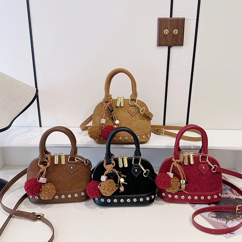 Borsa a Tracolla da Donna Vintage in Camoscio a Forma di Conchiglia Con Borchie Tracolla Rimovibile per Viaggio Quotidiano
