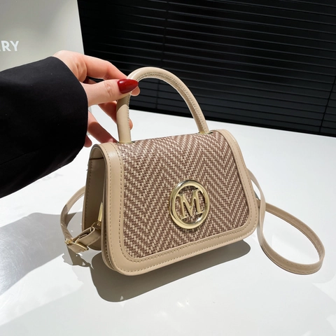 Borsa A Tracolla Retrò Donna Pelle PU Trama Intrecciata Logo M Metallo Manico Superiore Borsa Quadrata