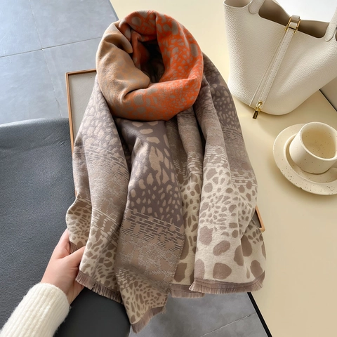 Sciarpa Invernale da Donna con Stampa Leopardata Morbido Scialle in Simil-Cashmere Gradiente a Blocchi di Colore Nappine Elegante Sciarpa Spessa per Ufficio