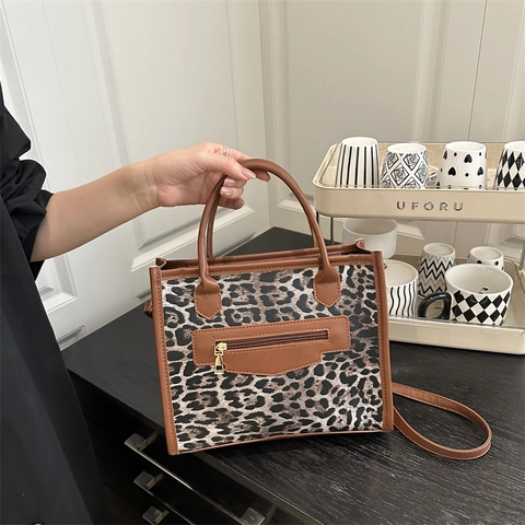 Leopard Muster Tragetasche PU Leder Große Kapazität Schulter Umhängetasche Mit Reißverschlusstasche Vorne Retro Stil Damen