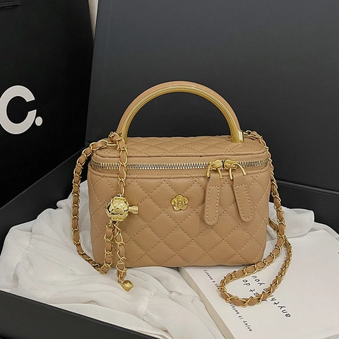 Sac Bandoulière Matelassé Losange pour Femme Mini Vanity Avec Poignée en Métal Fleur de Camélia Cuir PU Chaîne Mode Sac à Main de Fête