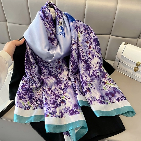 Écharpe Élégante en Satin avec Imprimé Floral Lavande pour Femmes Grand Papillon Violet Protection Solaire Été Châle