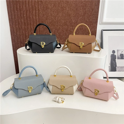 Bolso de Mano Tipo Caja en Color de Contraste para Mujer Cuero PU Retro Con Cierre de Letra D Dorada Bolso de Hombro Cuadrado Pequeño