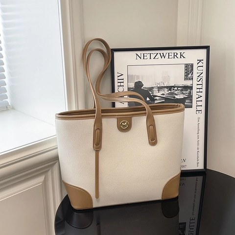 Large Capacity PU Leather Tote Bag Fashion Commuter Litchi Grain Underarm Shoulder Bag With Gold Metal M Logo For Women