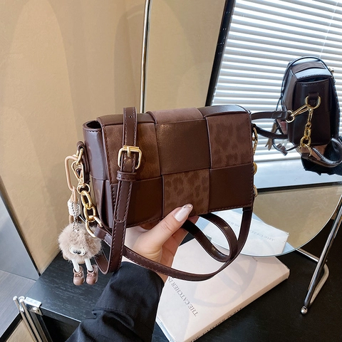 Bolso Bandolera De Mujer Tejido Vintage Cuero PU Patchwork Leopardo Bolso Cuadrado Pequeño Cadena Dorada Y Colante Peluche