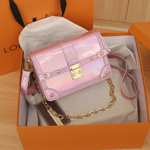 Holographic Laser PU Leather Crossbody Bag Croc Pattern Metal Chain Strap Rivet Detail Gold Lock Square Shoulder Bag For Women