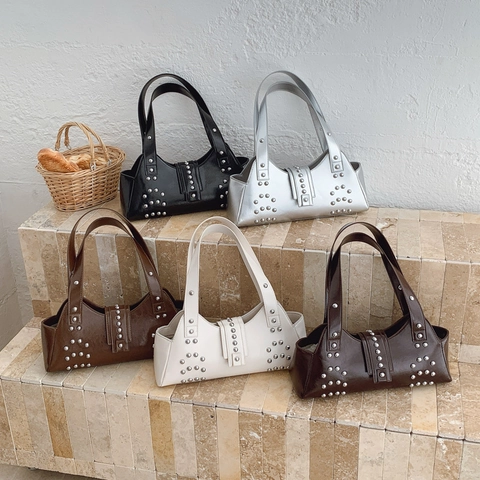 Damen Achseltasche Vintage PU Leder Punk Stil Silber Nieten Schulter Handtasche Y2K Streetwear Mode