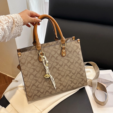 Damen Shopper PU Leder Monogramm Druck Große Kapazität Pendeln Retro Handtasche Mit Breitem Schultergurt
