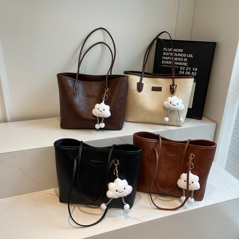 Borsa Tote Da Donna In Pelle PU Di Grande Capacità Con Ciondolo A Nuvola Di Peluche Borsa A Tracolla Retrò Semplice Casual