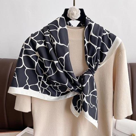 Elegante Sciarpa Quadrata Con Stampa Geometrica Raso Di Raso Poliestere Twill Scialle Versatile Foulard Da Spiaggia Per Donna